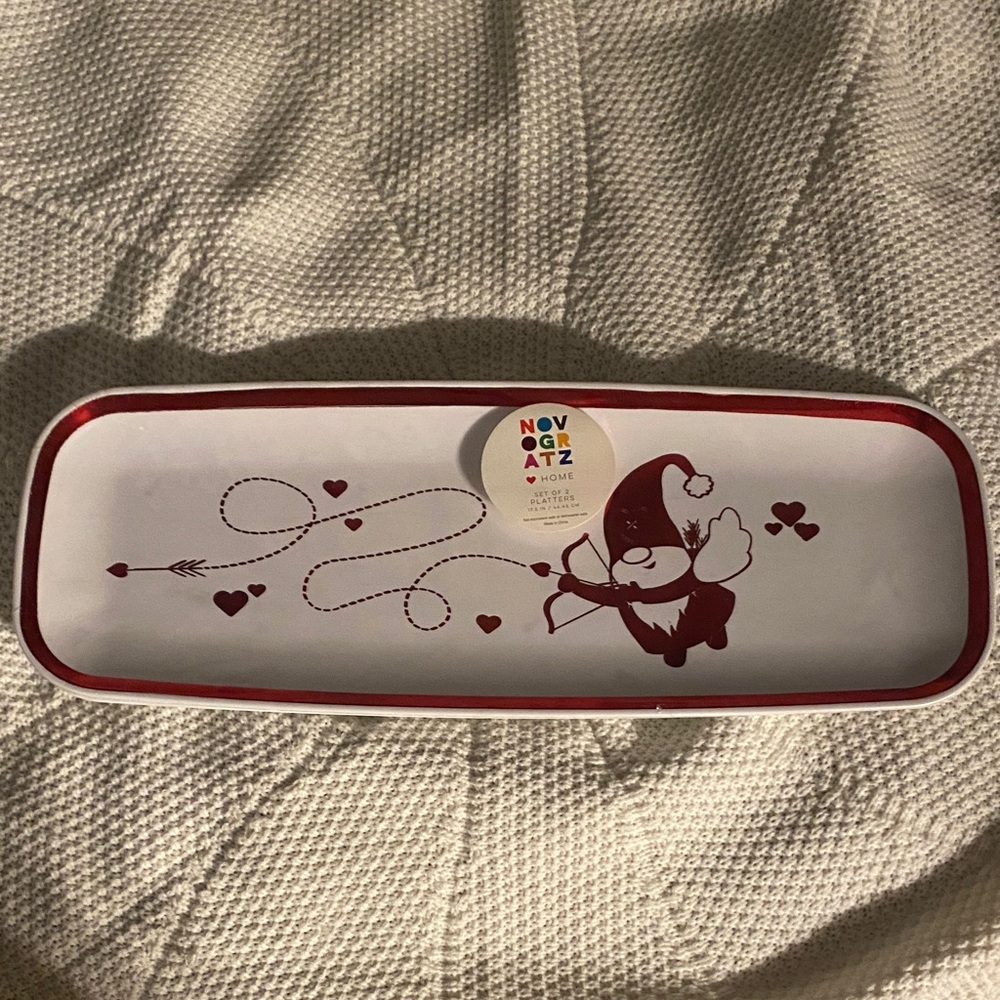 Red and White St. Valentine’s Day Serving Trays (set of 2)
